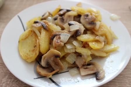 картошка с грибами Картошка жареная с грибами Шампиньоны с картошкой