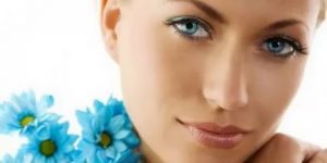 Как избавиться от черных точек на лице?