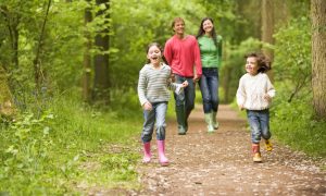 Играем и гуляем легко и с удовольствием. Развивающие игры для детей на улице