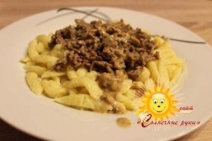 Фарш под чесночным соусом 