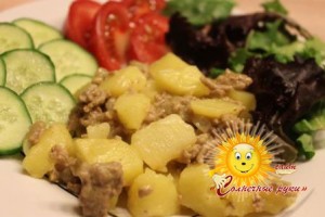 Картошка тушеная с фаршем.