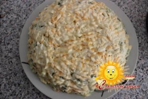 Салат с рисом и рыбной консервой